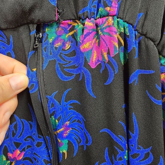 Liz Claiborne Dress Womens 6 Black Colorful Floral Rayon Mini Pleated 80s Retro - Picture 10 of 16